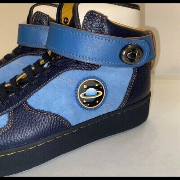 Coach - Picture 3 of 5